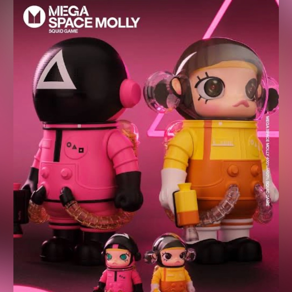MEGA SPACE MOLLY 400% + 100% MASKED SOLDIER SQUID GAME LIMITED EDITION - Picture 7 of 10